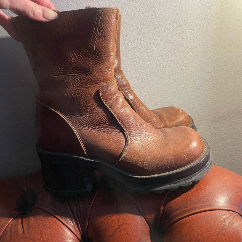 Vintage Steve Madden HOTT boots (just like the Spin boots!!!)